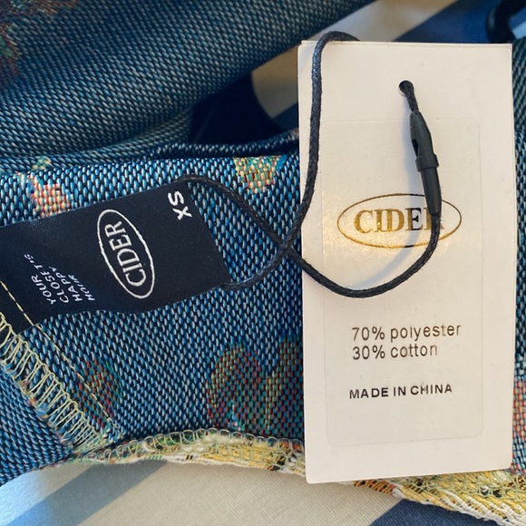 Top - Picture 4 of 4